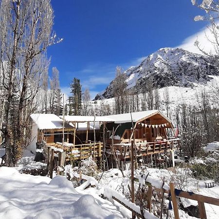 Hostal Crisol Refugio Lo Valdes Esterno foto