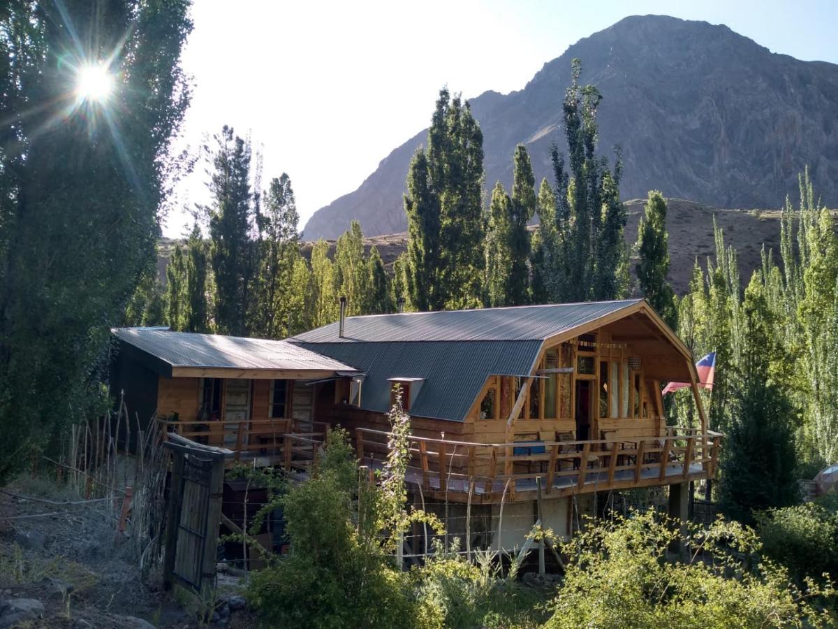 Hostal Crisol Refugio Lo Valdes Esterno foto