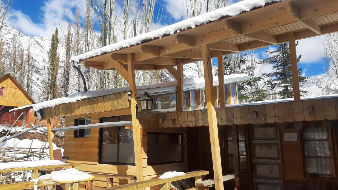 Hostal Crisol Refugio Lo Valdes Esterno foto