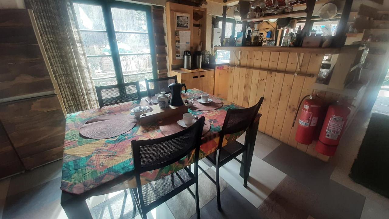 Hostal Crisol Refugio Lo Valdes Esterno foto