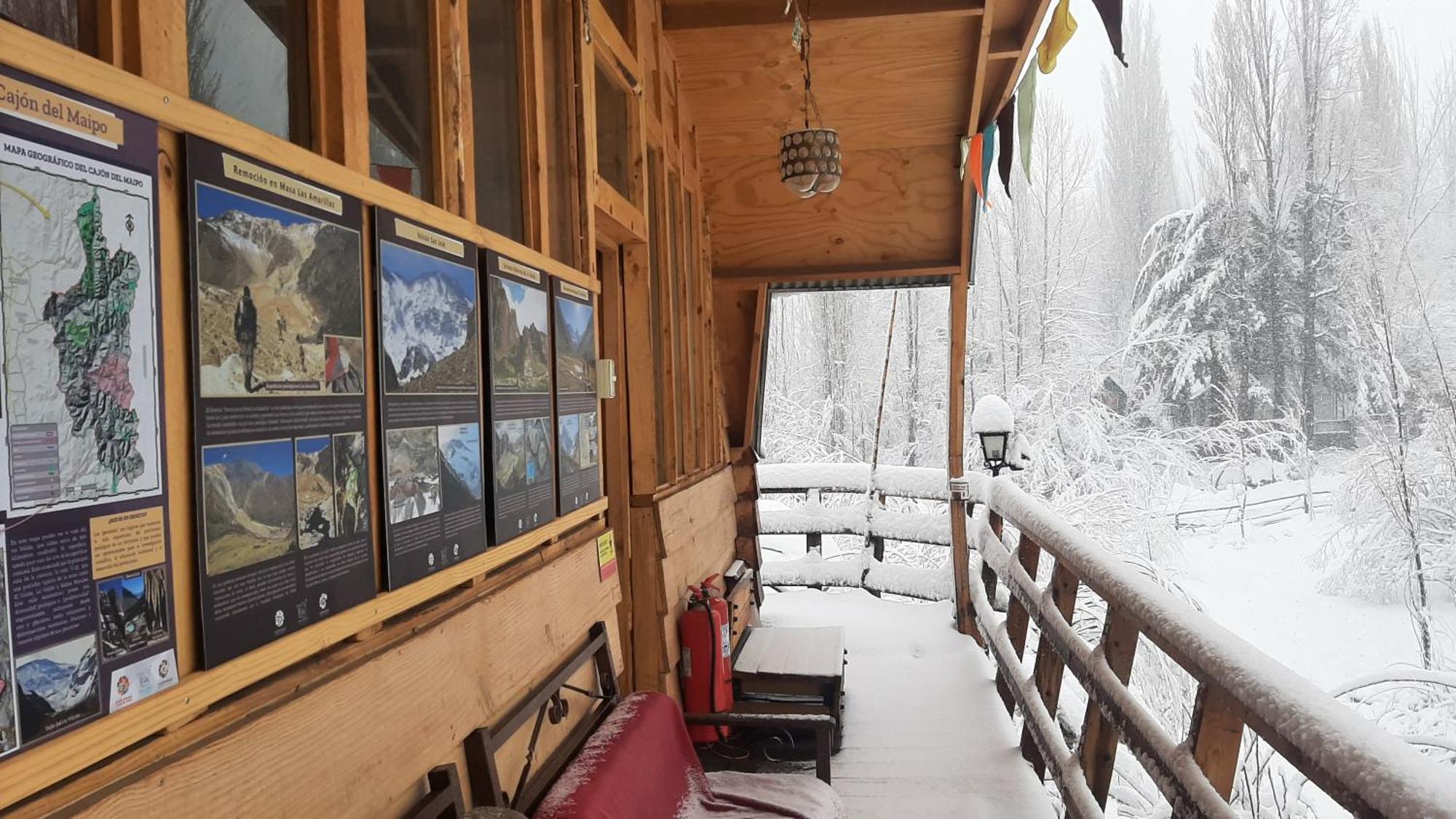 Hostal Crisol Refugio Lo Valdes Esterno foto